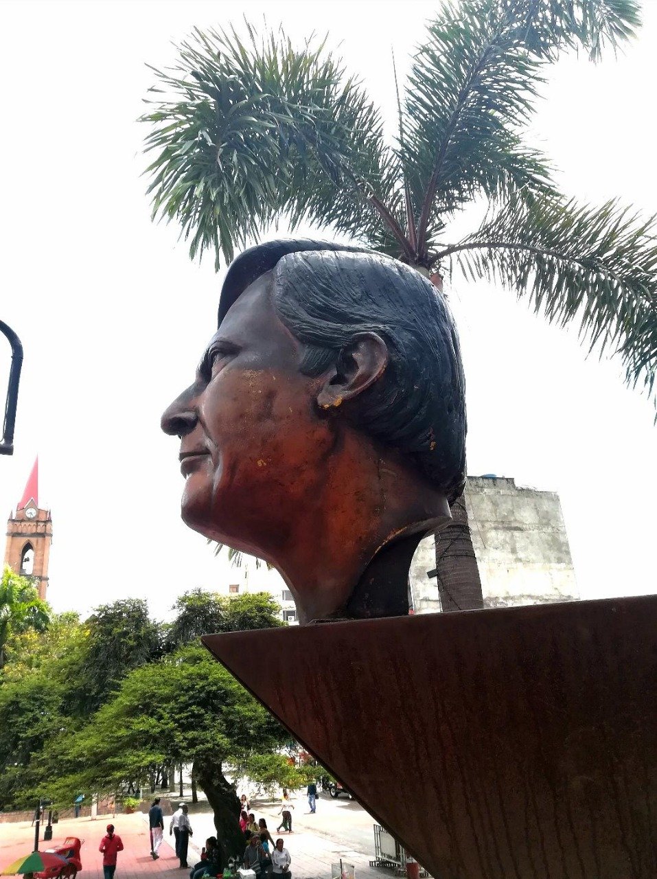 Escultura en honor a Rodrigo Lara Bonilla será instalada ...