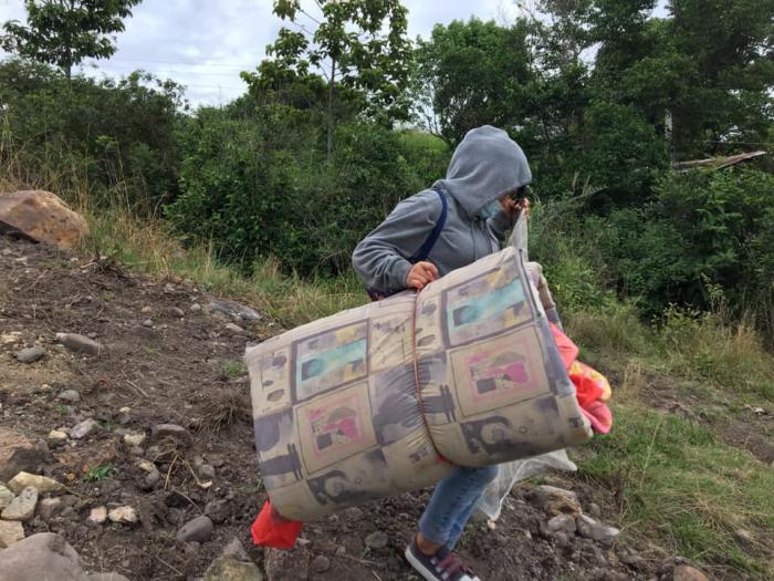 Drama por desalojo en invasión de Garzón 18 8 abril, 2021