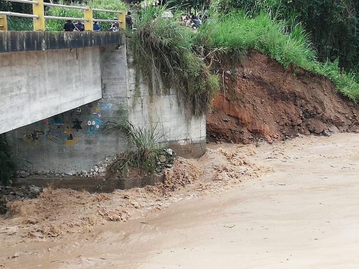 Crecientes súbitas tienen en jaque a Acevedo, Suaza y Guadalupe 12 19 julio, 2021