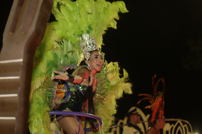 Luces, música, fuego y cultura durante el desfile nocturno 11 24 junio, 2023