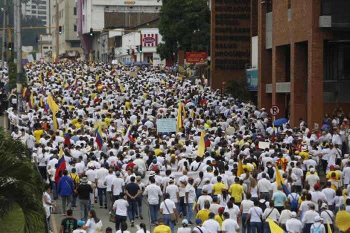 Bucaramanga es una de las ciudades que registró mayor afluencia durante la jornada de marchas contra el gobierno del presidente Gustavo Petro; muchos catalogaron como histórica la protesta.