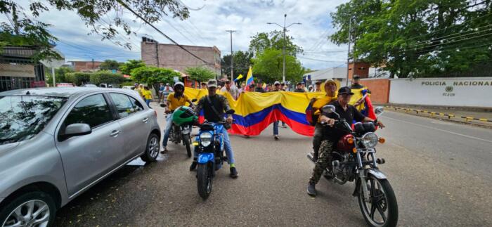 En Neiva se desarrolló en dos fases: la primera frente a las instalaciones del batallón Tenerife de la Novena Brigada y, posteriormente, se desplazaron hasta el comando de la Policía Metropolitana. 