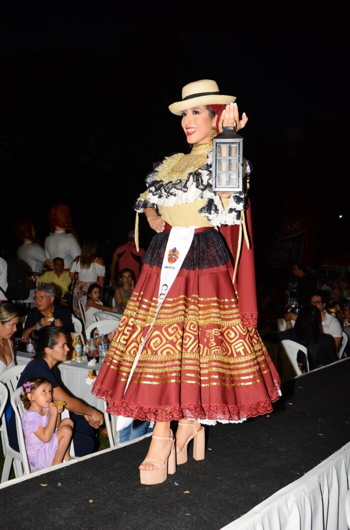 Leidy Daniela Chaves, señorita Cundinamarca, exaltó su riqueza cultural y folclórica, con un traje cargado de tradición. 