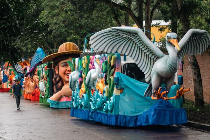  Fascinación por carrozas del Festival de la Alegría en Garzón 12 28 junio, 2024