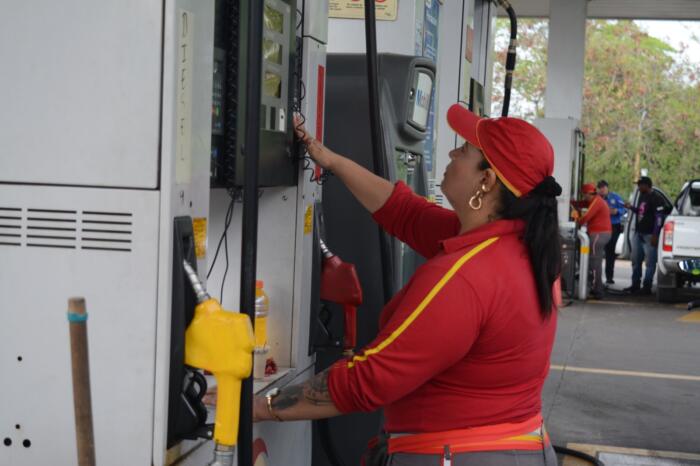 Esta preocupación no es de poco monto dado que representa una baja de 3.236.245 galones de gasolina y 785.197 galones de diésel.