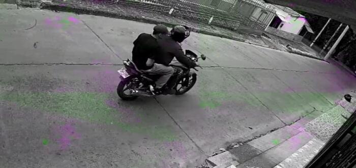 Se difundieron otros videos en donde se evidencian distintas modalidades de hurto en el barrio Villa Nubia, Los Cámbulos, Calixto Leyva, Bella Vista, entre otros; en su gran mayoría orquestado por sujetos en motos.